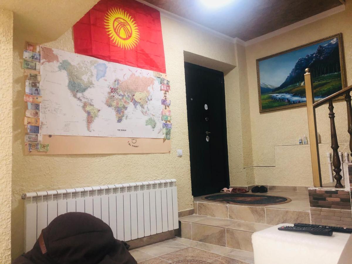 בישקק Sweet Home Hostel מראה חיצוני תמונה