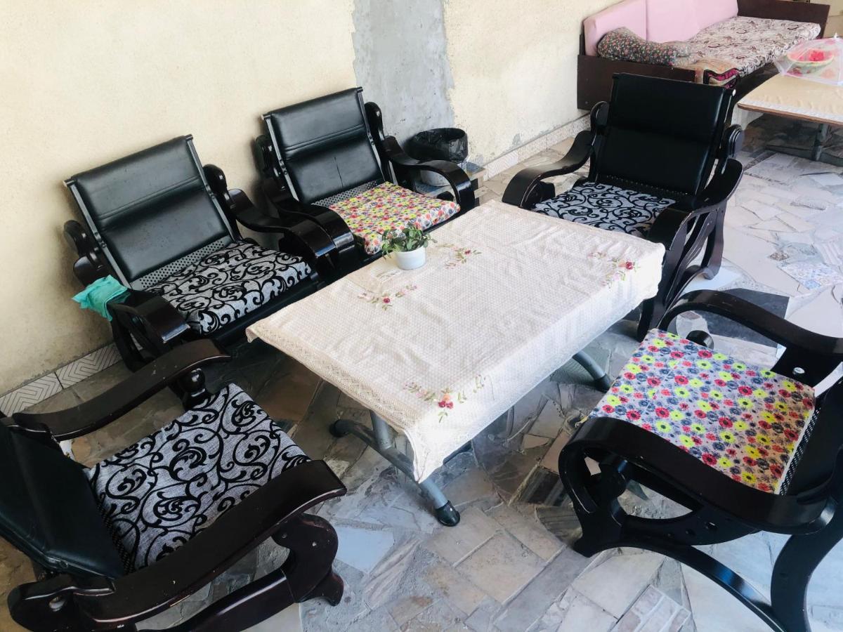 בישקק Sweet Home Hostel מראה חיצוני תמונה