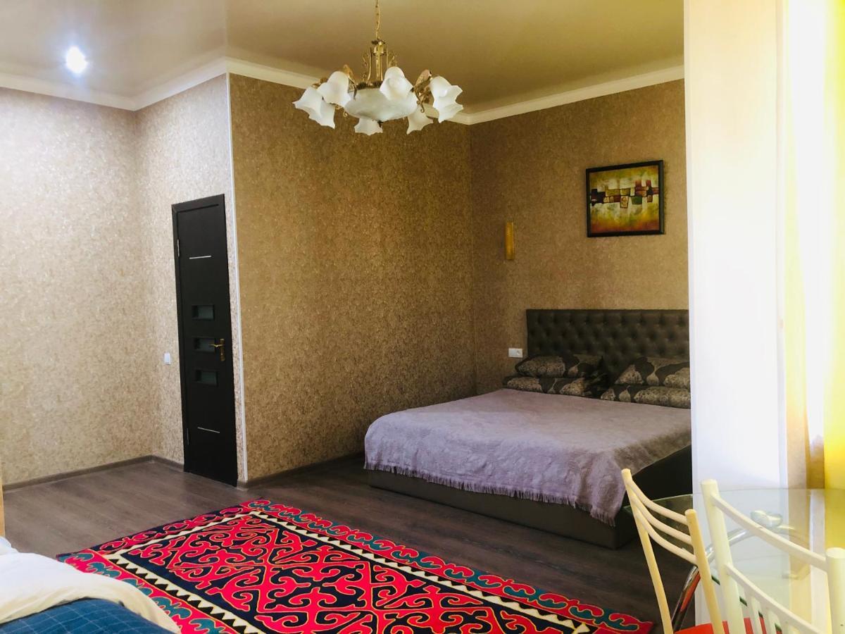 בישקק Sweet Home Hostel מראה חיצוני תמונה