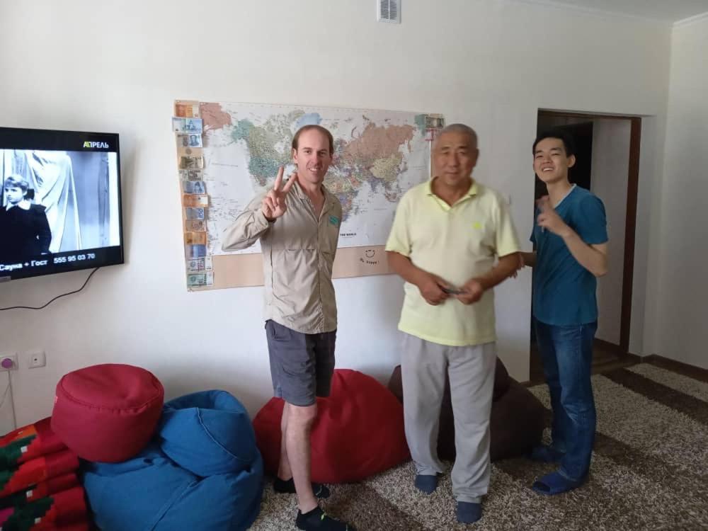 בישקק Sweet Home Hostel מראה חיצוני תמונה