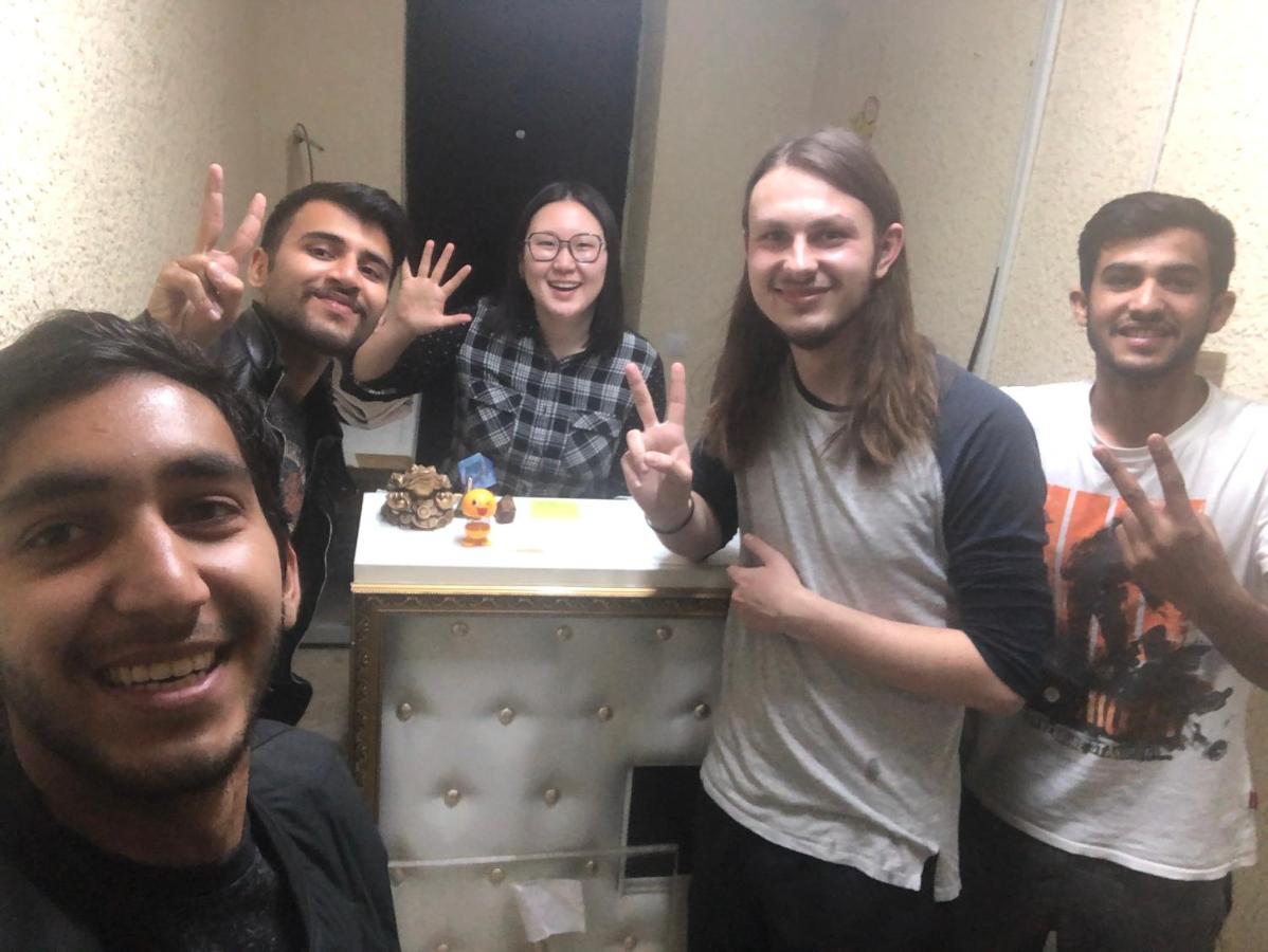 בישקק Sweet Home Hostel מראה חיצוני תמונה
