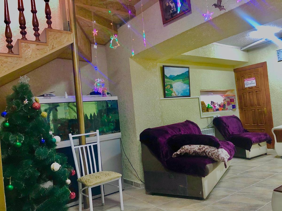 בישקק Sweet Home Hostel מראה חיצוני תמונה