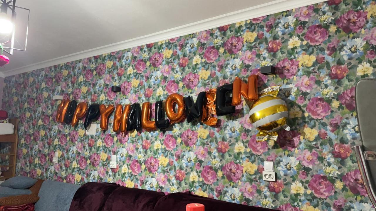 בישקק Sweet Home Hostel מראה חיצוני תמונה