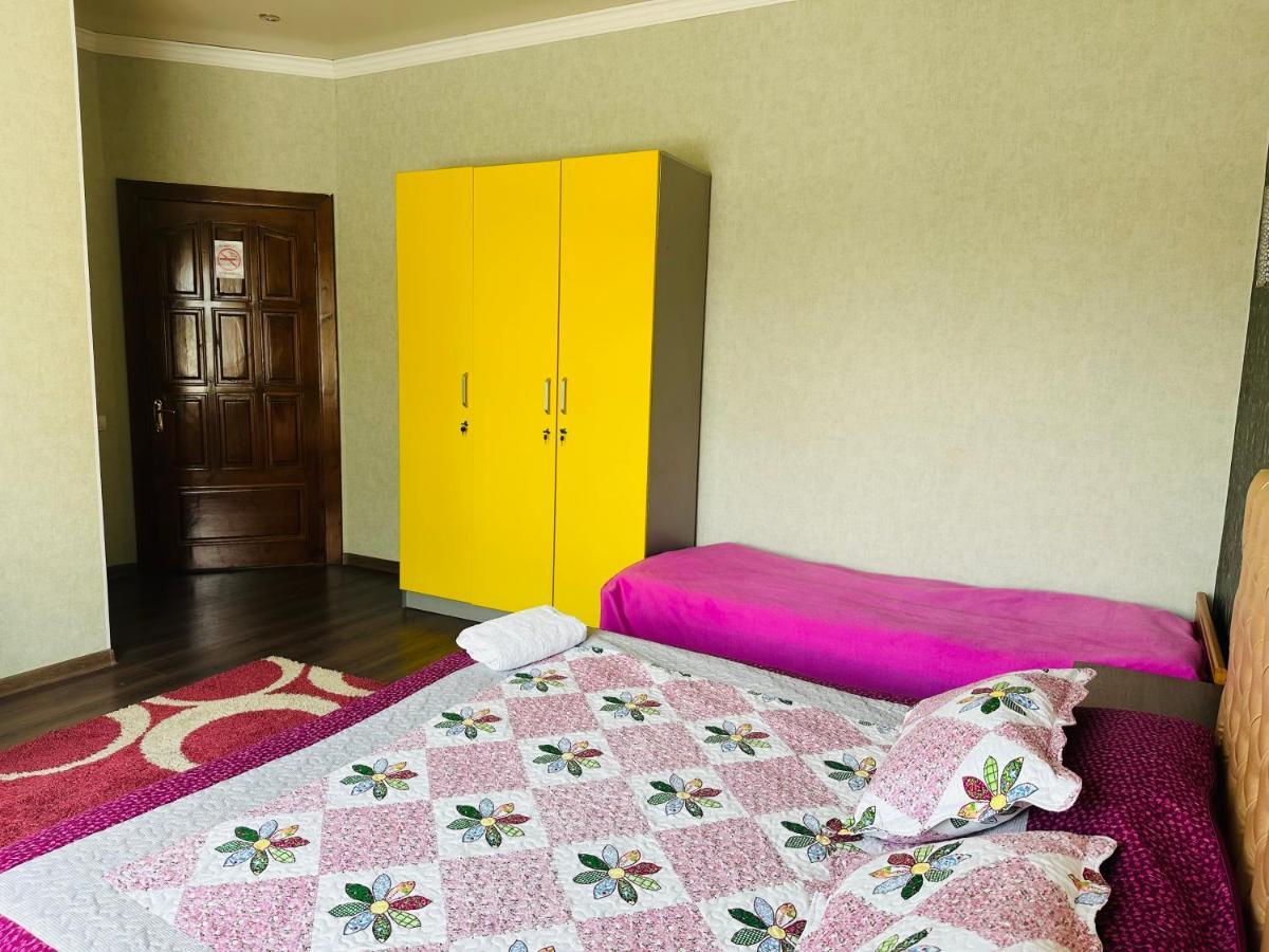 בישקק Sweet Home Hostel מראה חיצוני תמונה