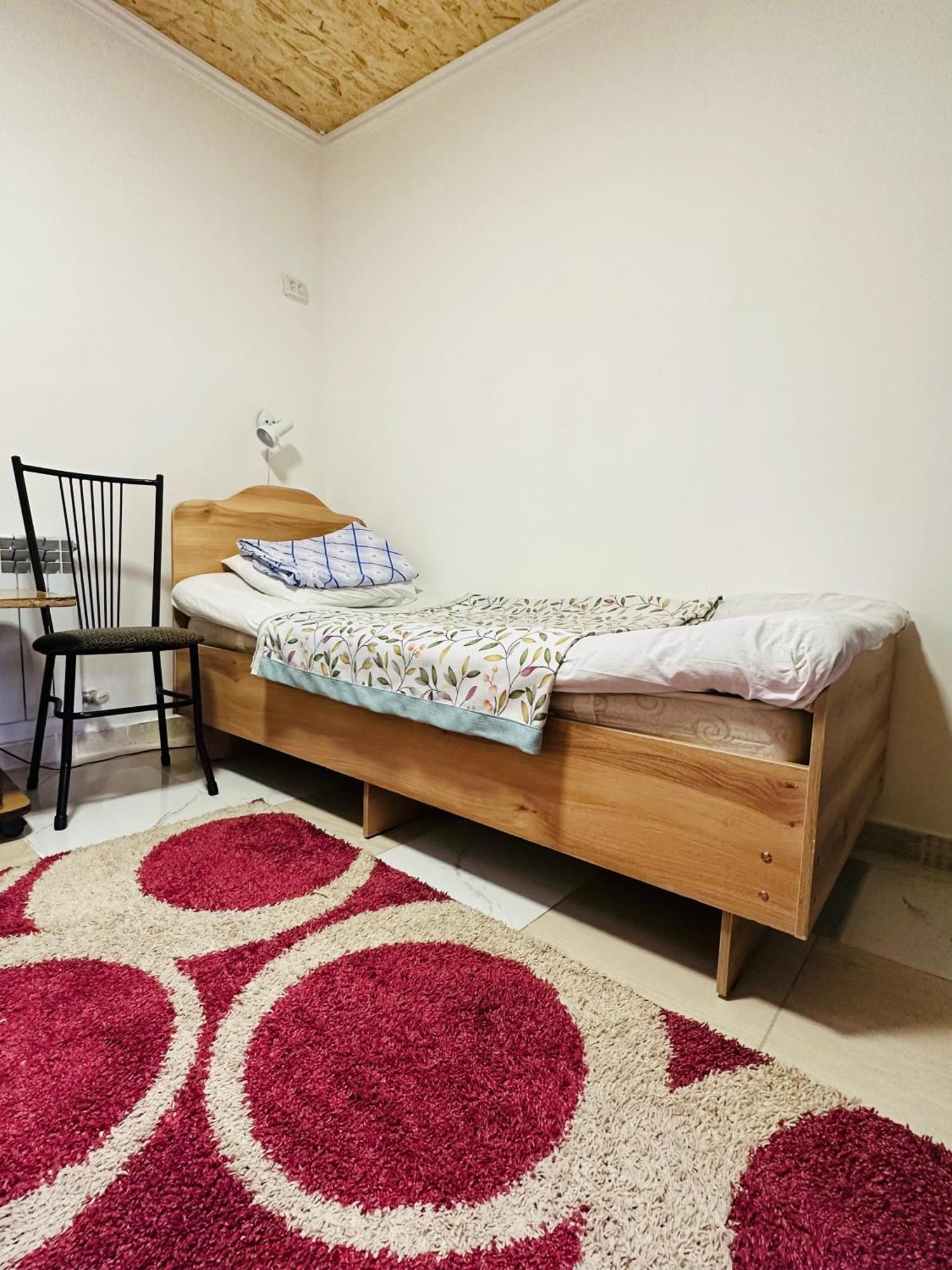 בישקק Sweet Home Hostel מראה חיצוני תמונה