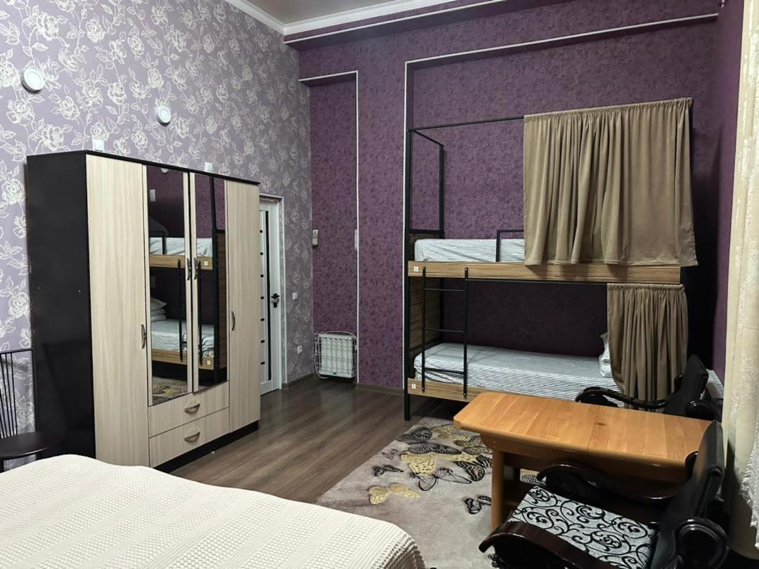 בישקק Sweet Home Hostel מראה חיצוני תמונה